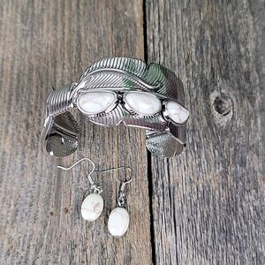 Southwestern style cuff bracelet with earrings Large 8"